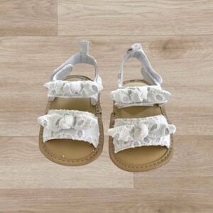 OshKosh B'gosh White Eyelet Lace Knot Baby Girl Sandals Size 1‎ (0-3 months)